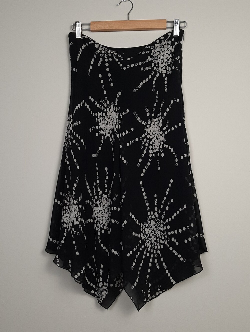 The Limited Black And White Silk Asymmetrical Hem Skirt Size 10